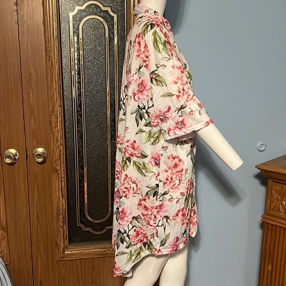 MuMu Robe  - Picture 4 of 7